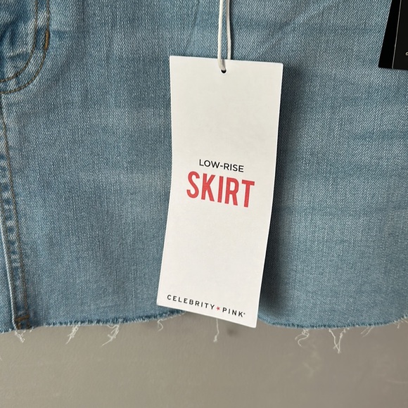 Celebrity Pink Women's Mini Denim Skirt Size 13/31 - Picture 4 of 10